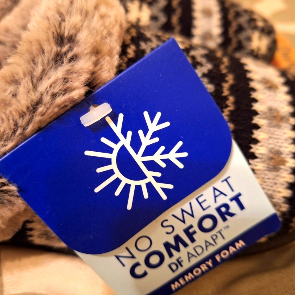 NWT DF Adapt Slippers - Picture 4 of 5